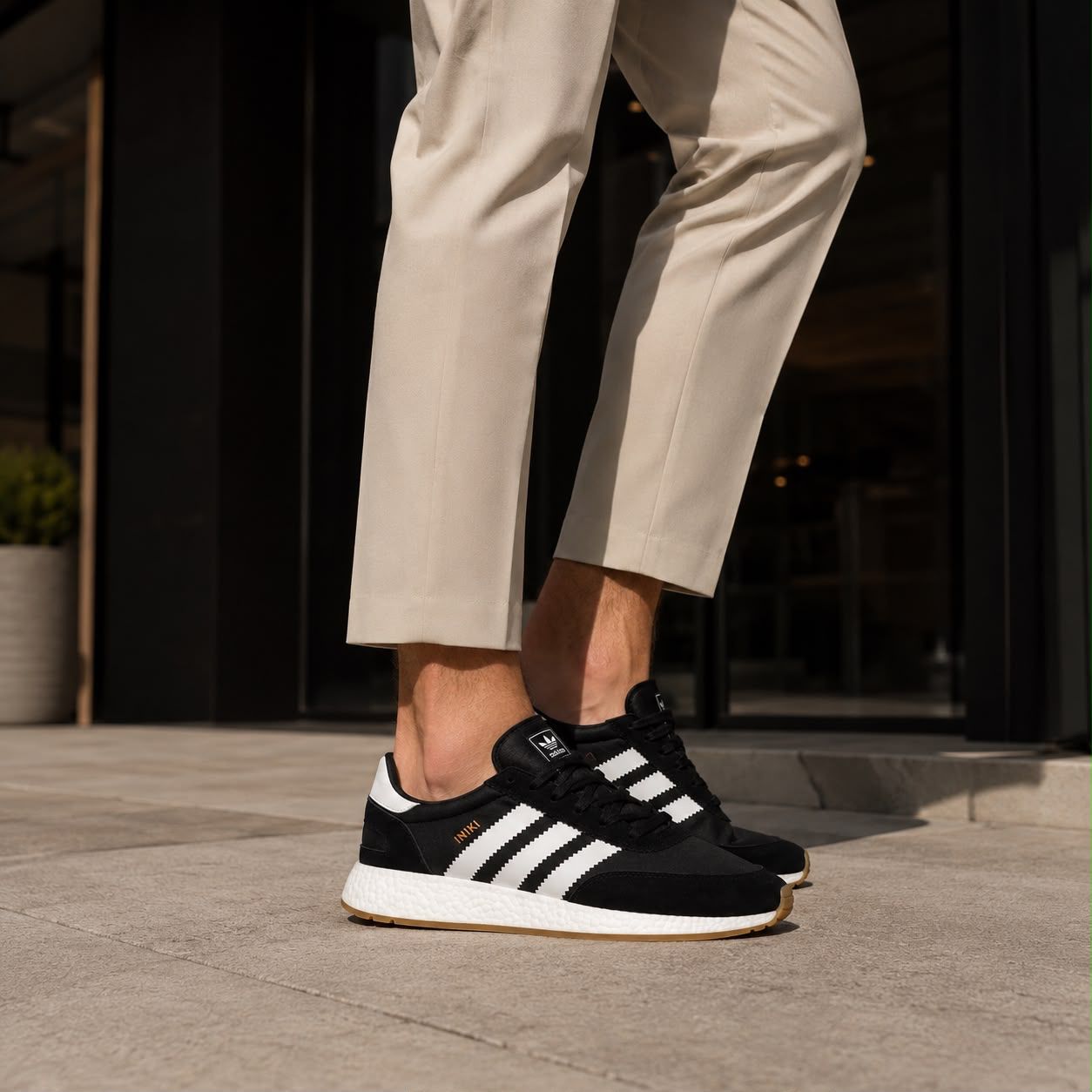 ADIDAS INIKI  | BLACK WHITE