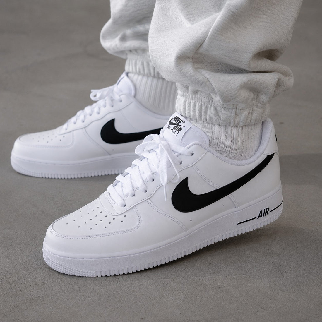 AIR FORCE ONE | WHITE BLACK