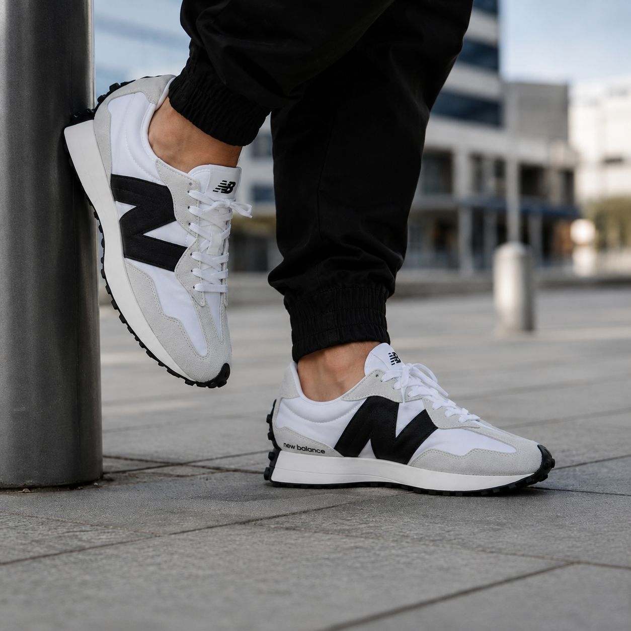 NEW BALANCE 327  | WHITE BLACK