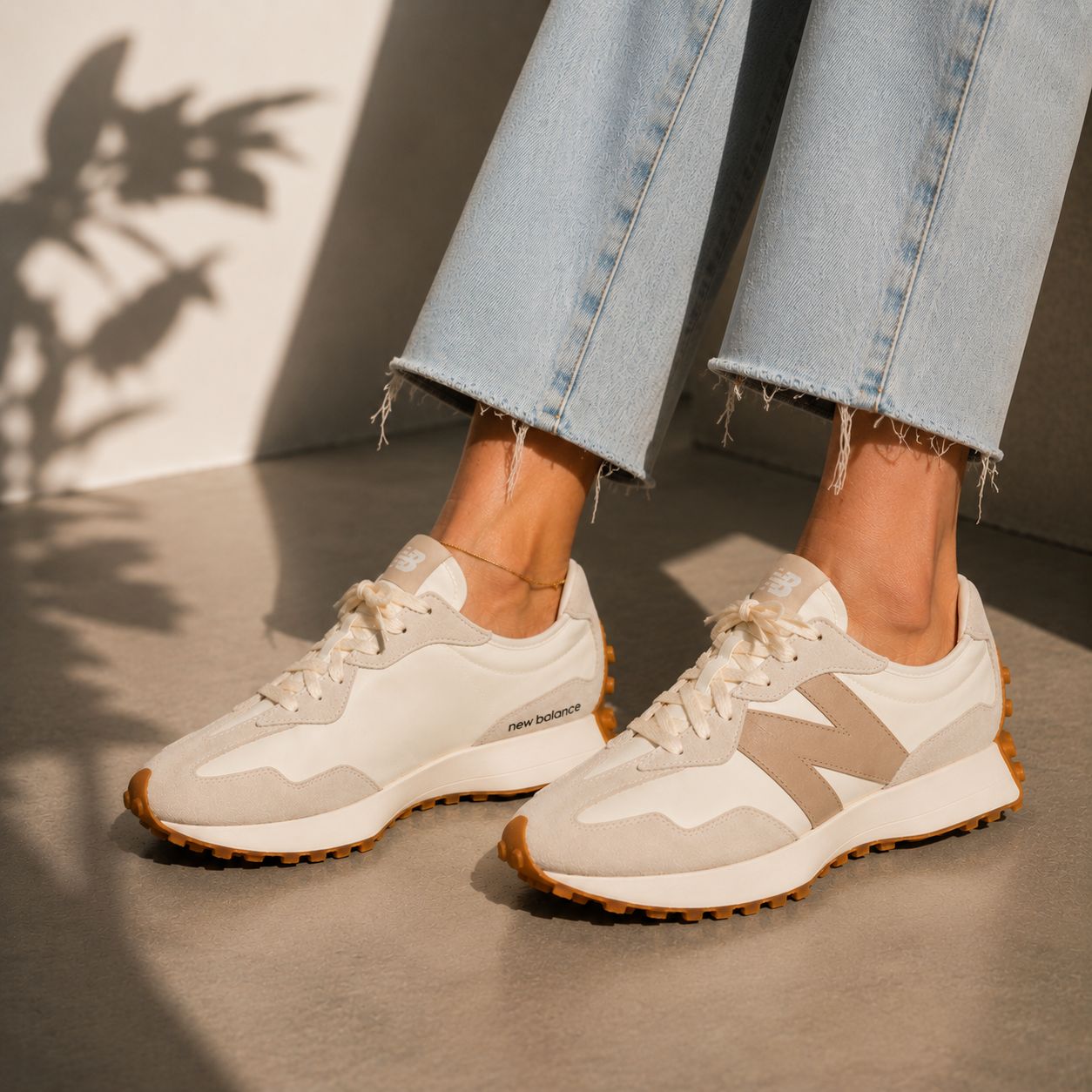 NEW BALANCE 327  | WHITE BEGE