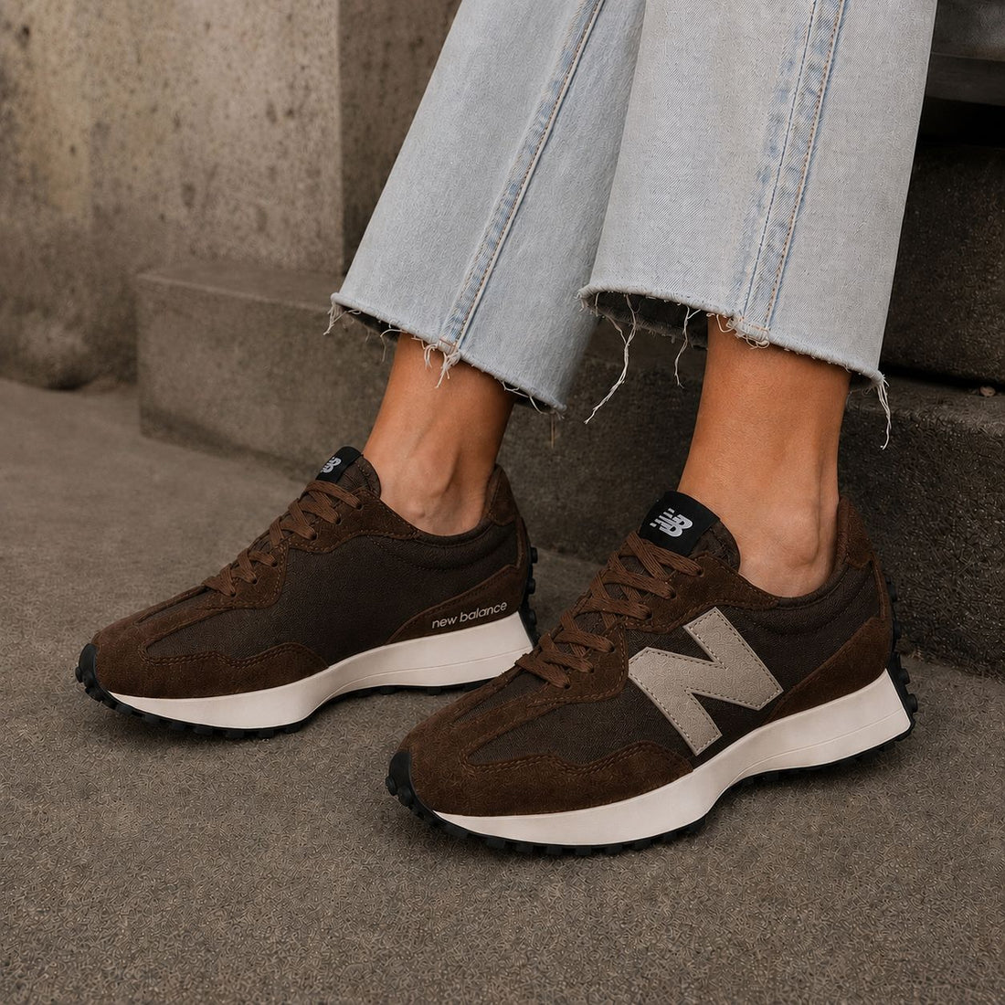 NEW BALANCE 327  | BROWN